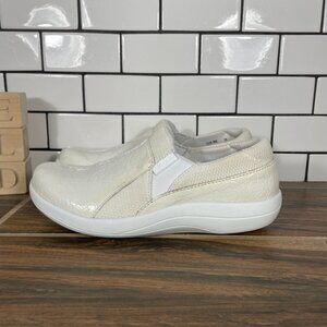 Alegria Duette Womens Size EU 35 Shoes Flourish White Floral Nursing Slip On